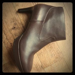 NEW Rockport Brown Bootie 9.5
